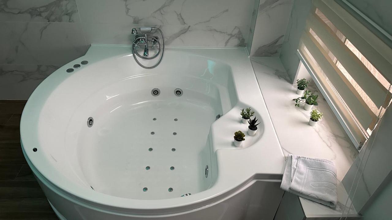 Seti Gorgeous Apartments With Jacuzzi Belgrado Buitenkant foto