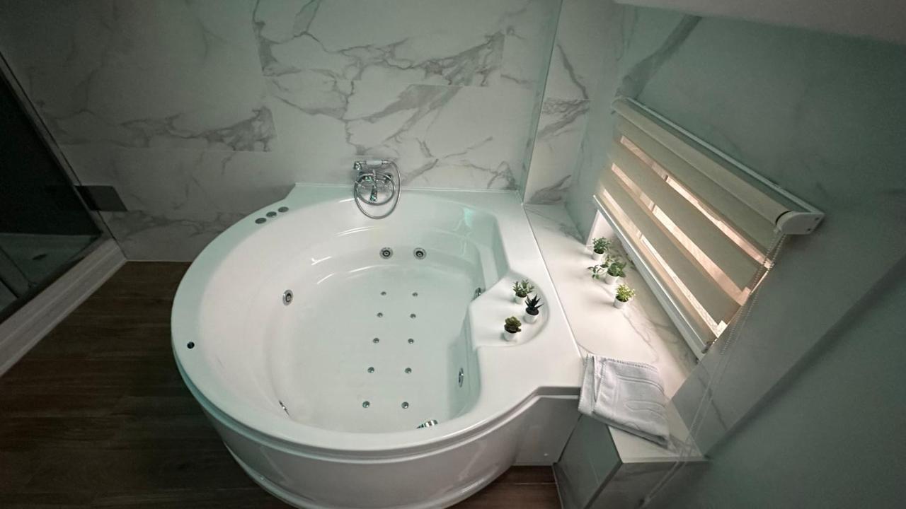 Seti Gorgeous Apartments With Jacuzzi Belgrado Buitenkant foto