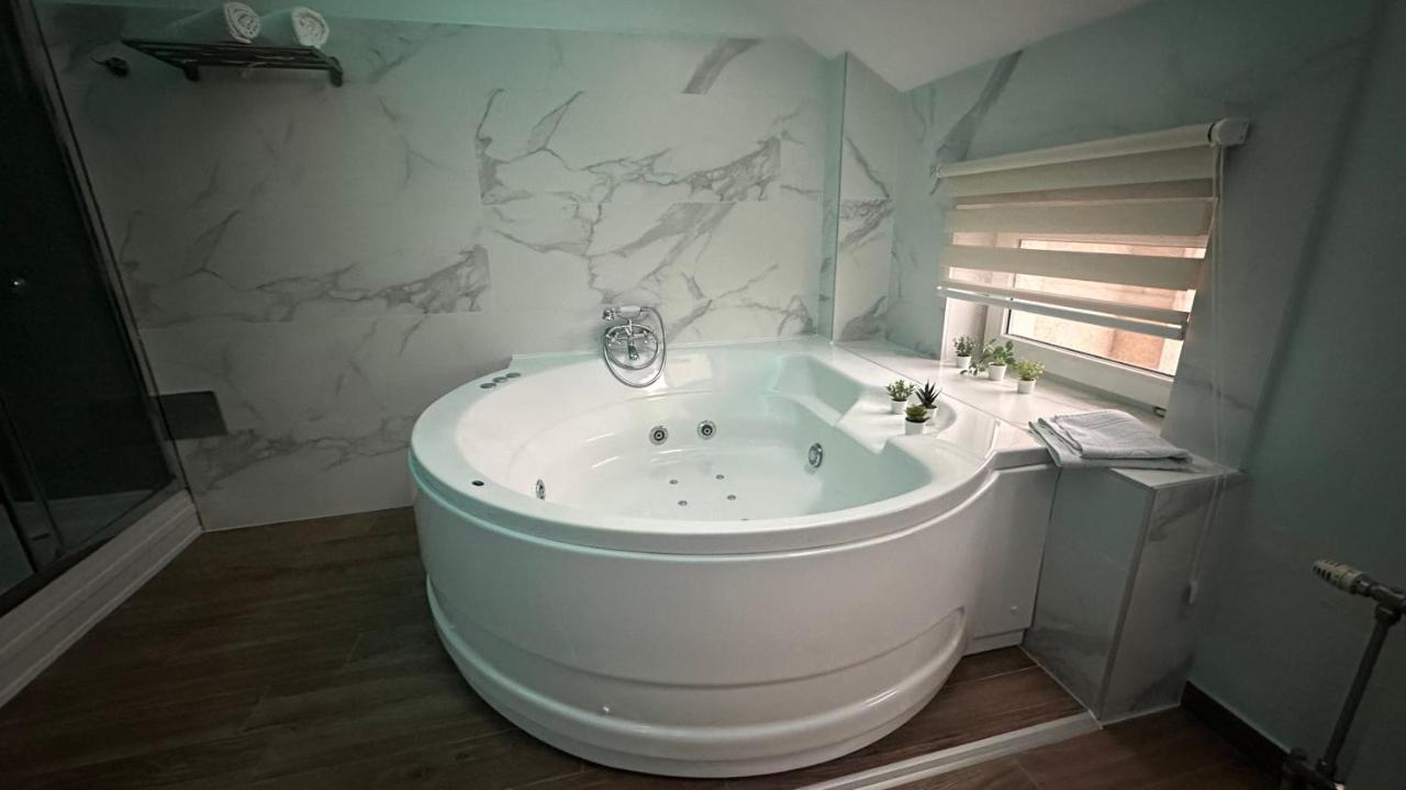 Seti Gorgeous Apartments With Jacuzzi Belgrado Buitenkant foto
